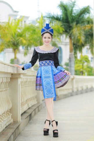 Khaub Ncaws Hmoob Tawm Tshiab - Hmong Fashion New