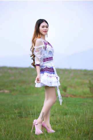 Trang phục H’mông - Khaub Ncaws Tawm Tshiab