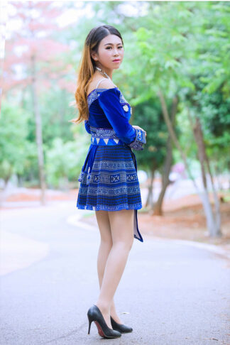 Trang phục H’mông - Khaub Tiab Thiab Tsho