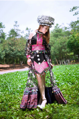 Trang phục H’mông - Kev Tsoos Hmoob 