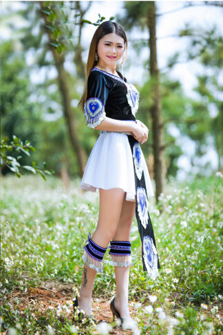 Hmong Fashion - Tsoos Tshiab Zoo Nkauj