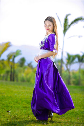 Hmong Fashion - Tsoos Zam Hmoob Zoo