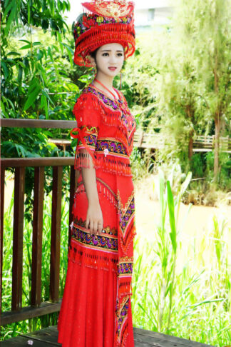 Khaub Ncaws Hmoob – Trang phục cao cấp