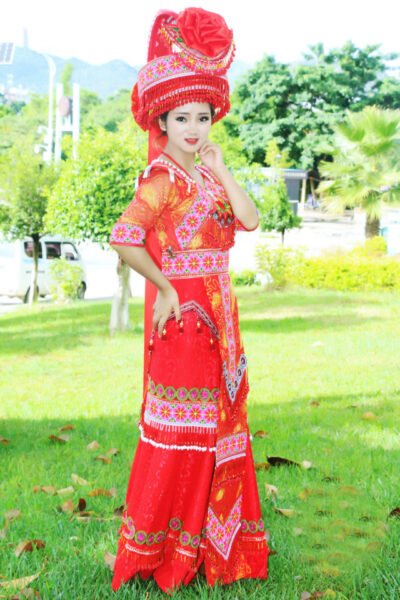 Khaub Ncaws Hmoob – Hmong New Fashion