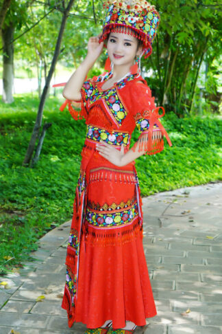 Khaub Ncaws Hmoob – Trang phục cao cấp