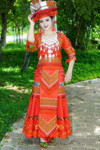 Khaub Ncaws Hmoob – Trang phục cao cấp mới